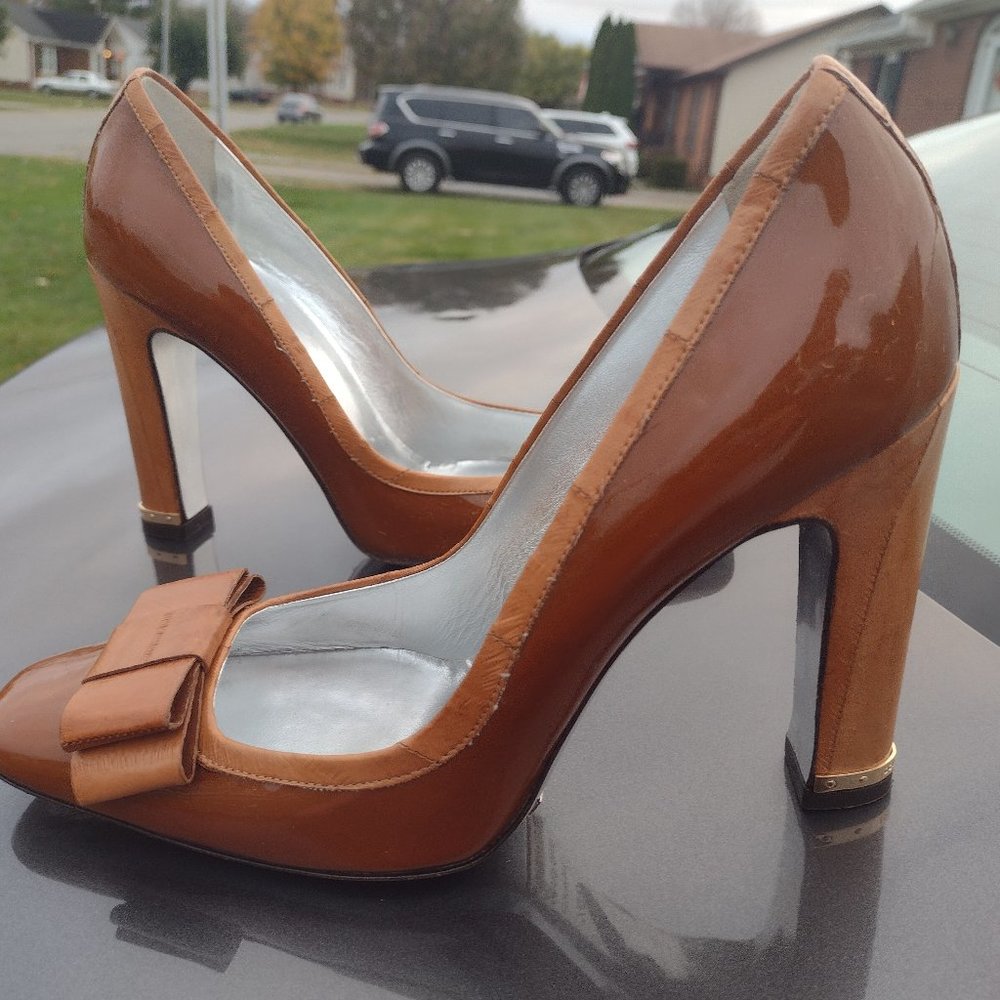 High heels shoes